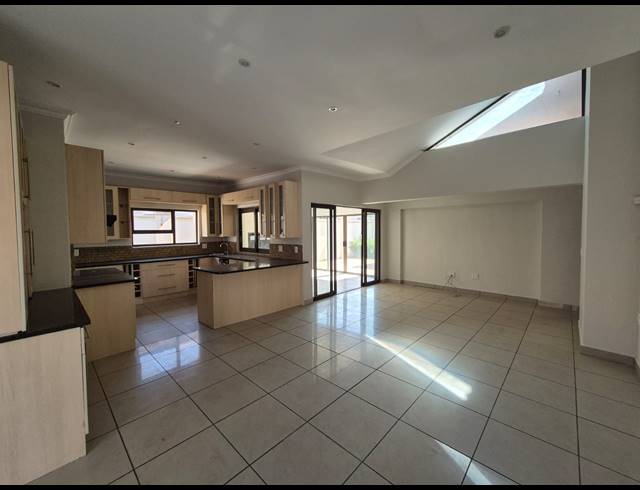 3 BEDROOM TOWNHOUSE FOR SALE IN VANDERBIJLPARK SW 5